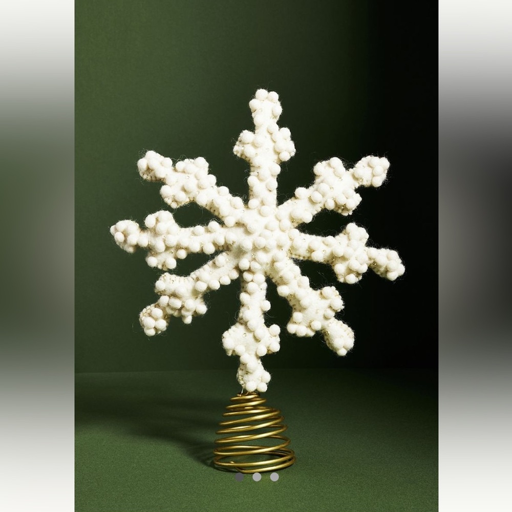 Holly Pommed Snowflake Tree Topper